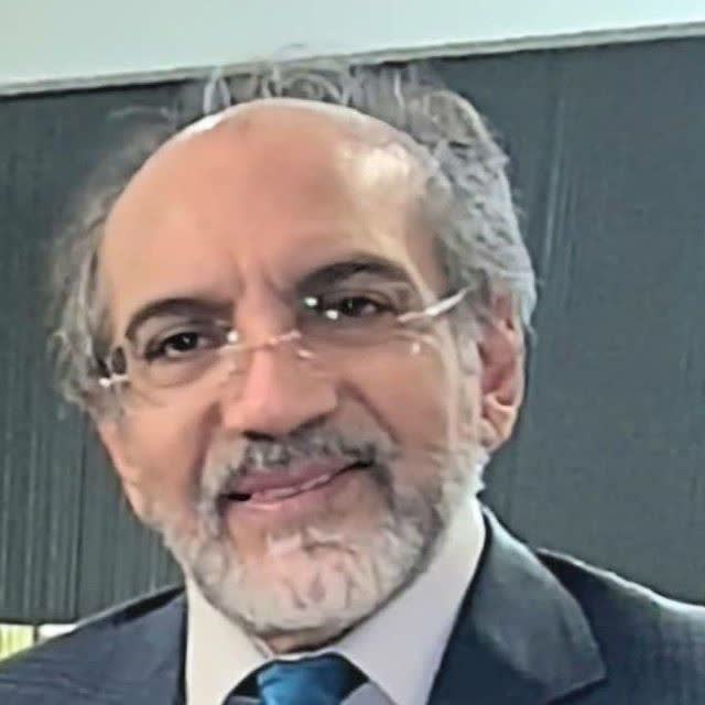 آقای مهندس علی اکبر باقرزاده